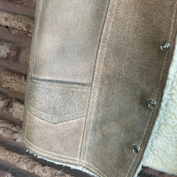 Vintage Leather by Rapael Suede Sherpa Lined Snap Front Rancher Vest Medium - Picture 4 of 6